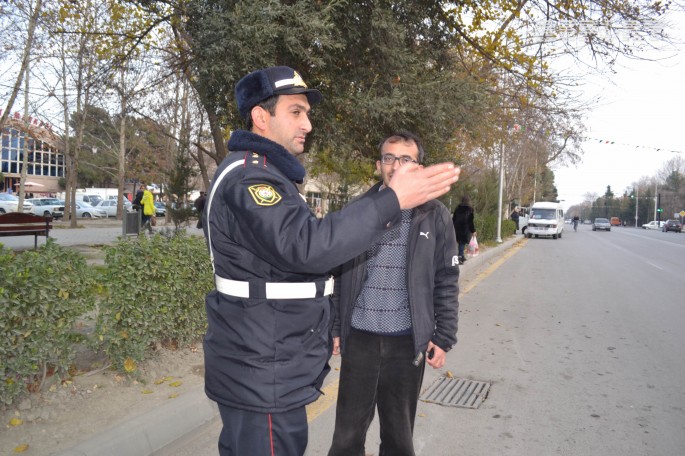 Mingəçevirdə yol hərəkəti qaydalarını pozan piyadalara qarşı reyd keçirilib 