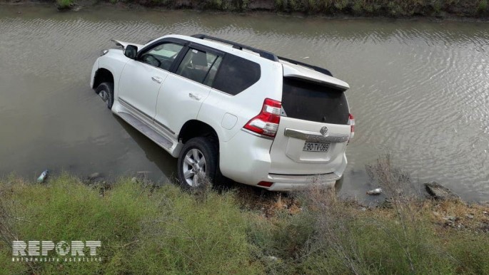 Kürdəmirdə yol qəzası baş verdi: xəsarət alan var - VİDEO