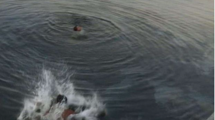 Bərdədə qadın özünü kanala ataraq intihar edib 