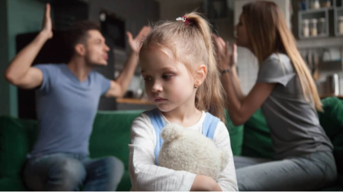 Gənclər buna görə valideyn olmaq istəmirlər - Psixoloq 