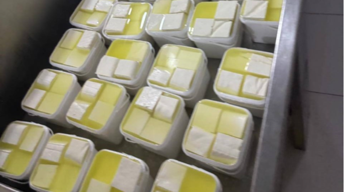 Bərdədə pendir istehsalı müəssisəsində uyğunsuzluq aşkarlanıb - FOTO