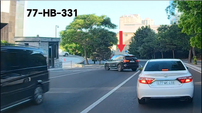 Sürücü yolunu uzatmamaq üçün qaydaları pozdu - 77-HB-331 - VİDEO