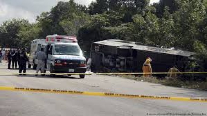 Avtobus aşaraq ağaca çırpıldı: 8 ölü, 20 yaralı