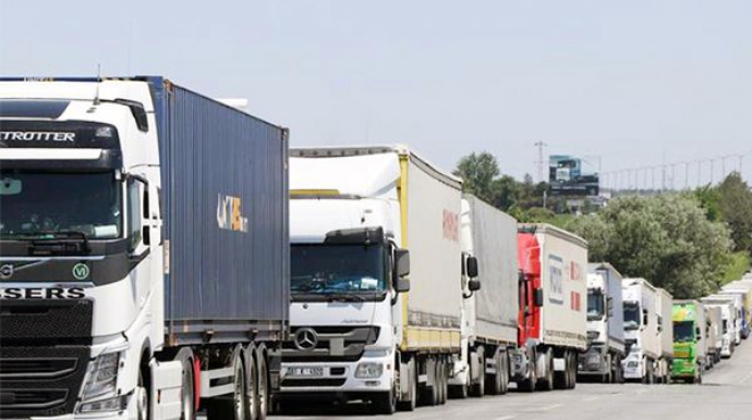 Bəzi nəqliyyat vasitələrinin ölkəyə girişi qadağan edildi 