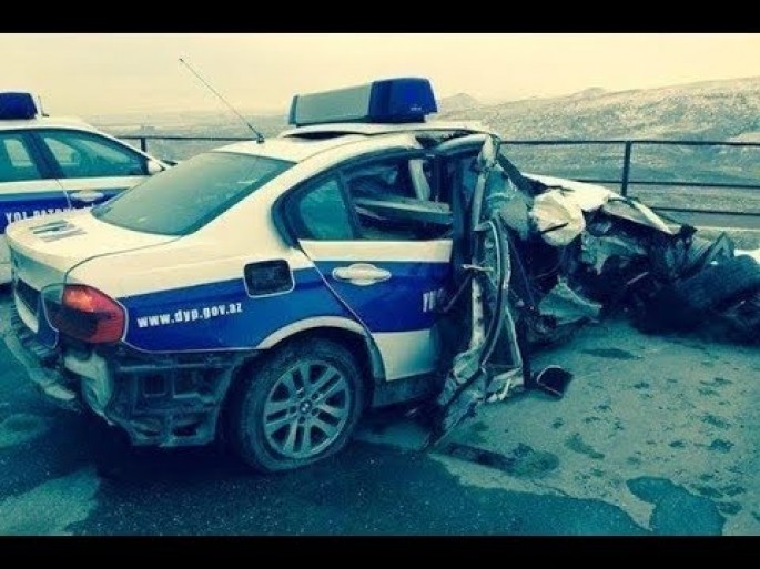 “Nissan” yol polisi avtomobilinə çırpıldı: xəsarət alanlar var - YP 459