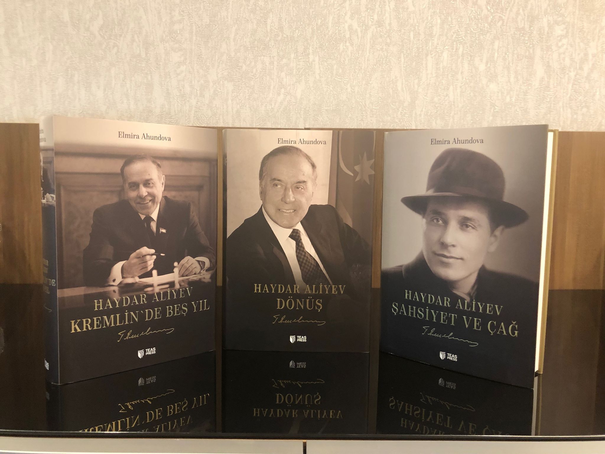 “Heydər Əliyev. Şəxsiyyət və Zaman” əsəri Türkiyədə işıq üzü görüb - FOTO