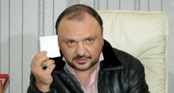 "Yoldaşım evə bahalı "Cip"lərlə gəlirdi"   