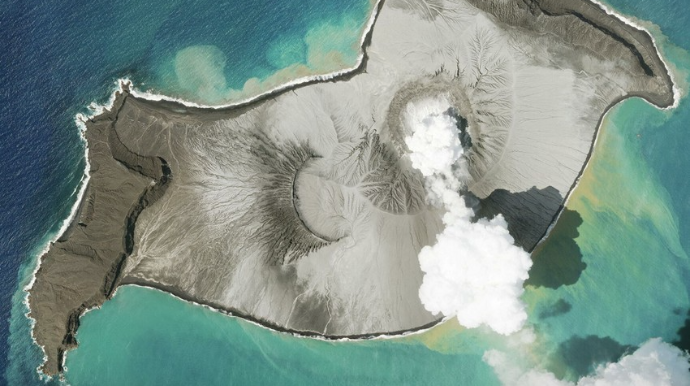 Peru Tonqada vulkan püskürməsi səbəbindən limanlarını bağlayır