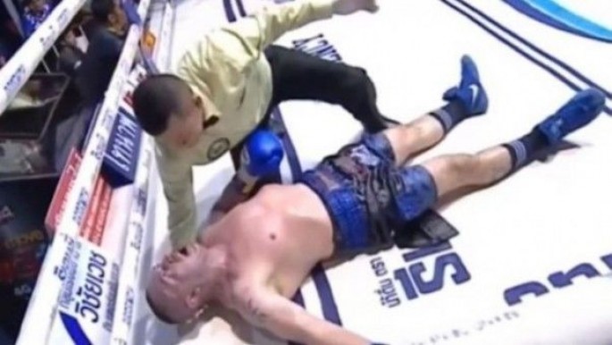 Yeddiqat dünya çempionu nokautla öldü - VİDEO