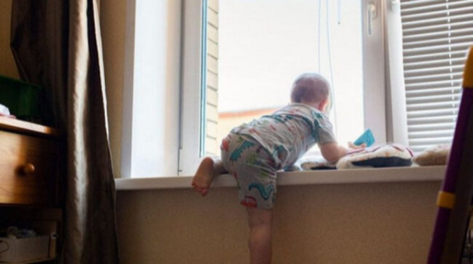 Naxçıvanda 5 yaşlı uşaq eyvandan yıxıldı