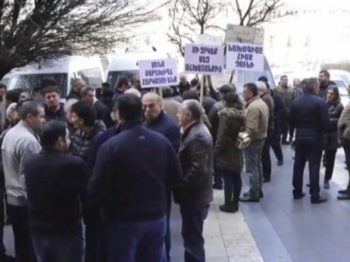 Lombardçılar yenidən aksiya keçiriblər