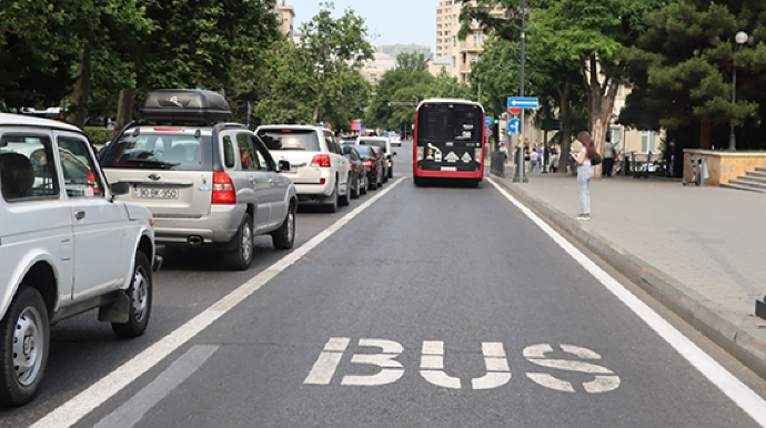 Avtobus və velosiped zolağına çıxanların NƏZƏRİNƏ 