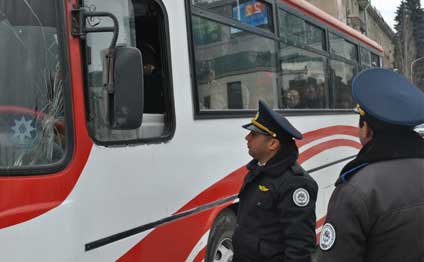 Bakıda bağlanan avtobuslar -  SİYAHI