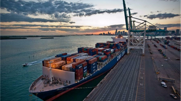 İran rəsmisi ölkə limanındakı qaçaqmal yanacağından danışdı 