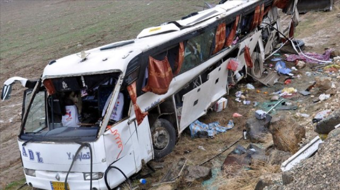 Avtobus aşdı - Ölən və yaralananlar var   - YENİLƏNİB