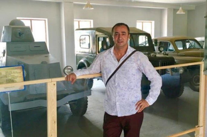 Bəxtiyar Musayev maşınını aşırıb - "O gündən maşın almamışam"