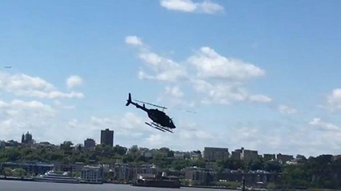 Helikopter çaya düşdü - VİDEO