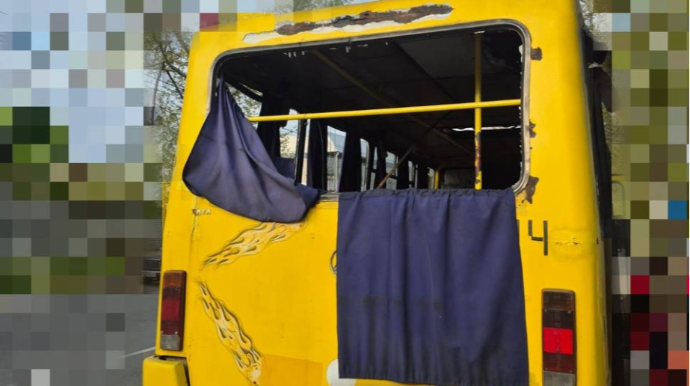 Mikroavtobus dronla vuruldu - Ölənlər və xəsarət alanlar var 