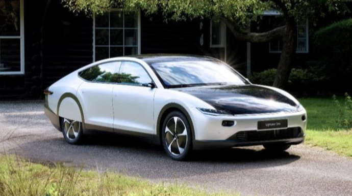 В Нидерландах объявили прием заказов на автомобиль с солнечными батареями