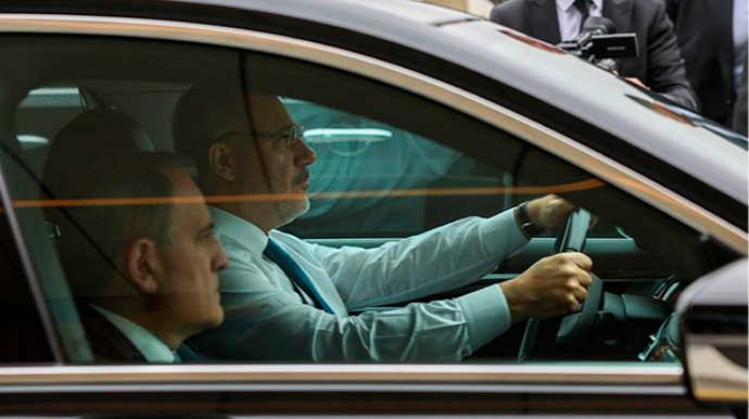 Hakan Fidan Şuşaya avtomobili özü sürüb - FOTO