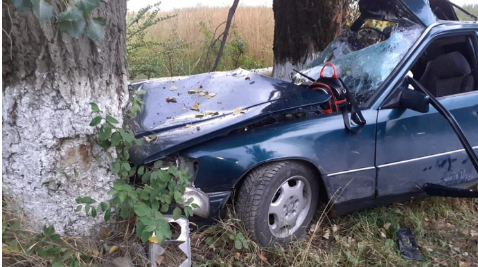 Zaqatalada maşın ağaca çırpıldı, 3 nəfər yaralandı 