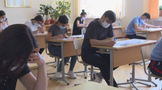 Bu gün 17 minə yaxın abituriyent imtahan verəcək 