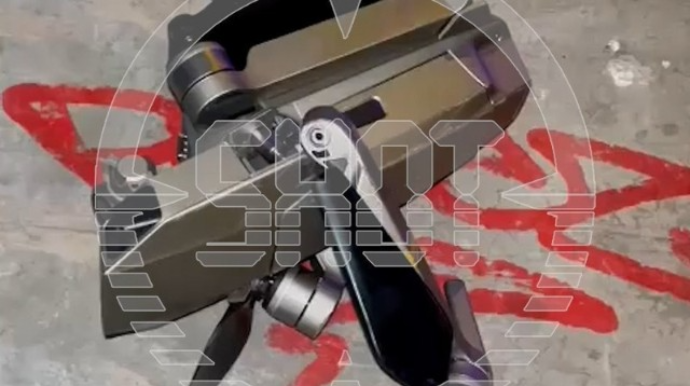 Moskvada "BMW"  uçan dronu vurdu - VİDEO 