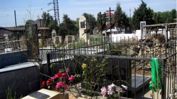 Keçmiş məhkum qəbiristanlıqda bıçaqlandı