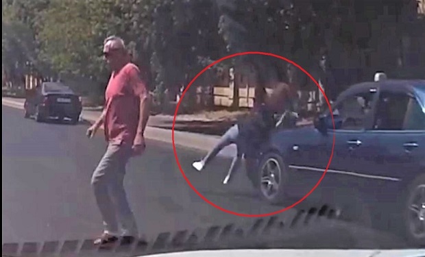 Avtomobil gənc qızı piyada keçidində vurdu, vəziyyəti ağırdır 