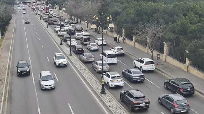 На каких улицах Баку 16 марта наблюдаются транспортные заторы? 