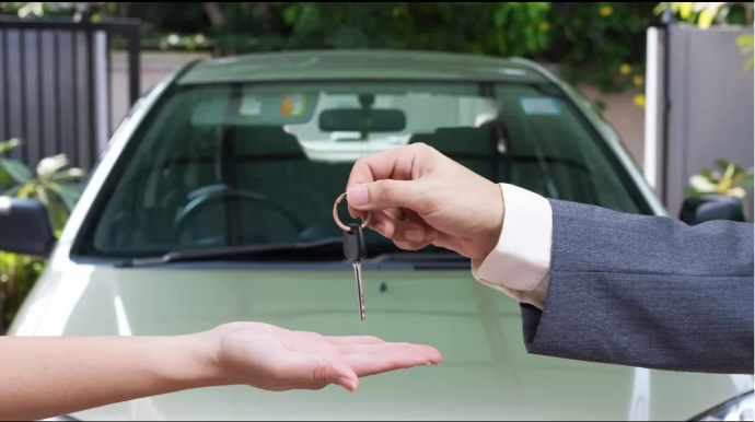 DSMF 600 min manatlıq avtomobillər alır 