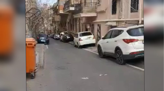 Bu küçədə səkilər zəbt olunub, yollar keçilməz olub - BNA haradadır? - VİDEO