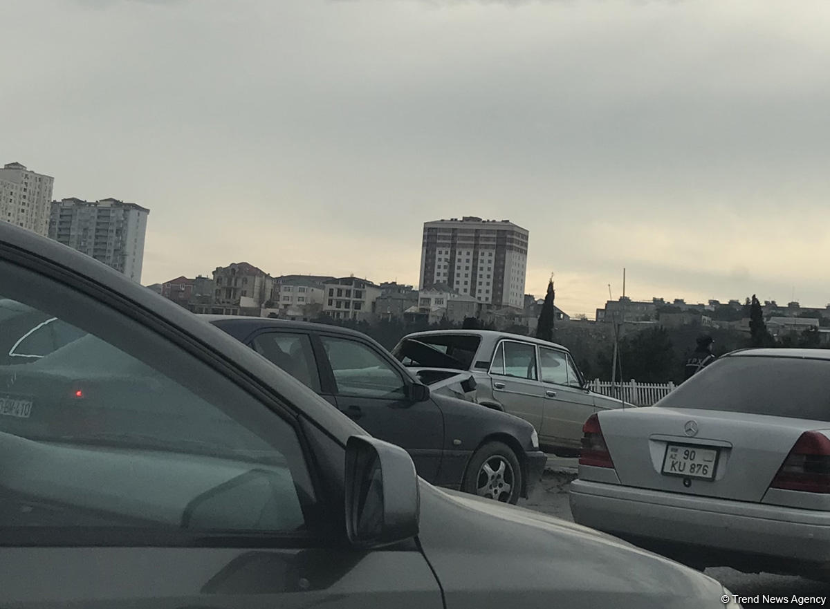 Bakı-Sumqayıt yolunda qəza tıxaca səbəb olub - FOTO