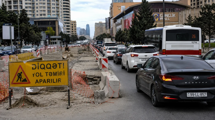 Bakının mərkəzindəki yolda təmir işləri niyə DAYANDIRILIB? 