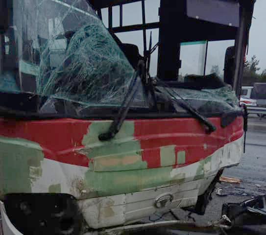 525 saylı sərnişin avtobusu “İsuzu”ya çırpıldı: 5 yaralı - FOTO + VİDEO