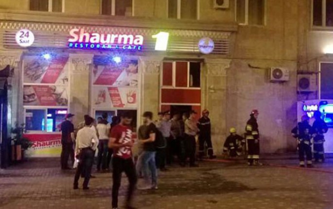 Bakıda “Shaurma”da yanğın - Müştərilər təxliyyə edildi - FOTO-VİDEO