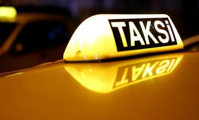 Azərbaycanlı müğənni taksi sürücülüyünə başladı - Toylar olmadığı üçün - FOTO