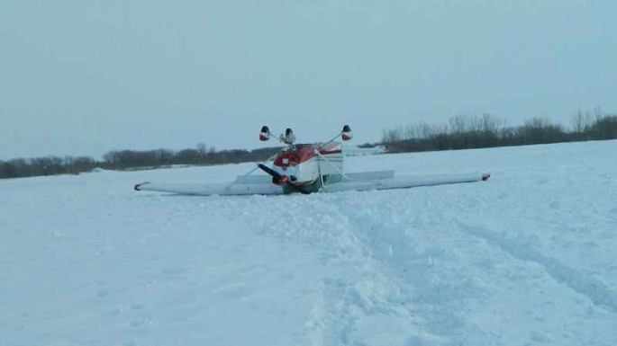 Yüngülmühərrikli təyyarə qəzaya uğrayıb - FOTO