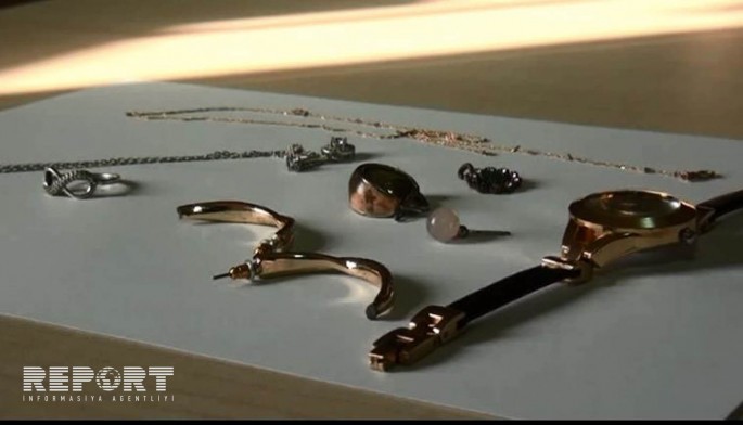 Evdən 1250 manatlıq qızıl-zinət və bəzək əşyaları oğurlanıb - FOTO