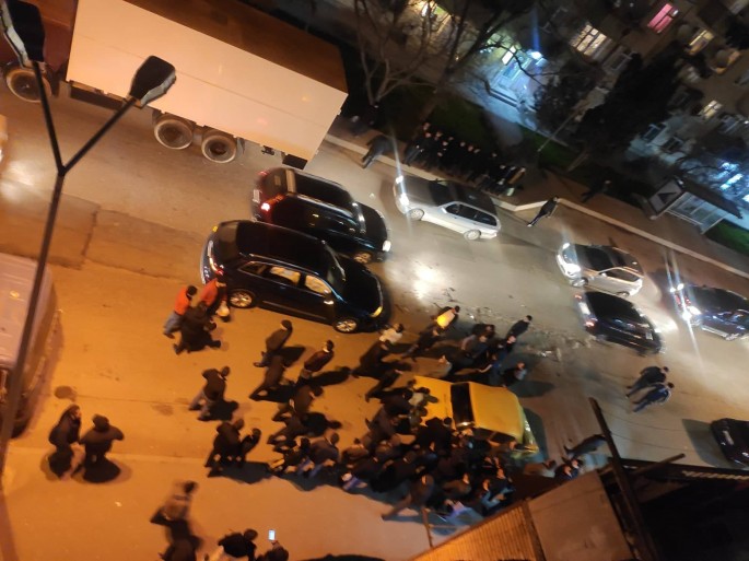 Bakıda iki avtomobil toqquşdu - Yolda tıxac yarandı - VİDEO