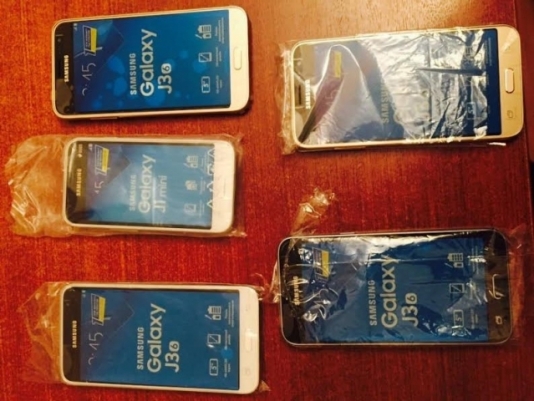 Avtomobildən 4 ədəd mobil telefon götürüldü – "Sınıq Körpü" gömrük postunda