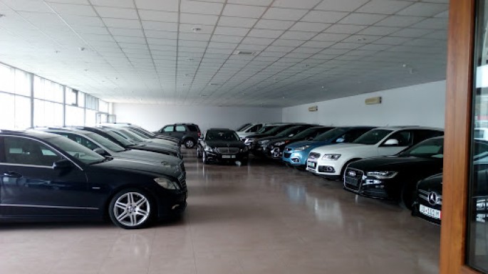 Avtosalonların fəaliyyəti bərpa oluna bilər - Deputat