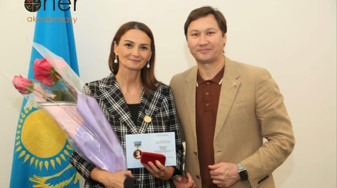 Qənirə Paşayeva Qazax Milli Sənət Akademiyasının medalı ilə təltif olunub  - FOTO