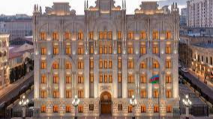 Yeraltı və yerüstü piyada keçidlərində maska taxmaq məcburidir? - AÇIQLAMA