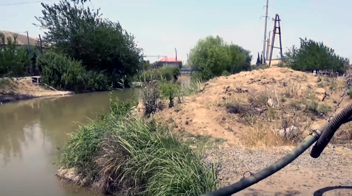 Sakinləri bezdirən su problemi:  "Məcburiyyətdən bataqlıqdan su götürüb içirik" - VİDEO 