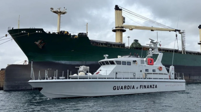 İtaliyada Rusiyaya məxsus gəmi həbs edildi 