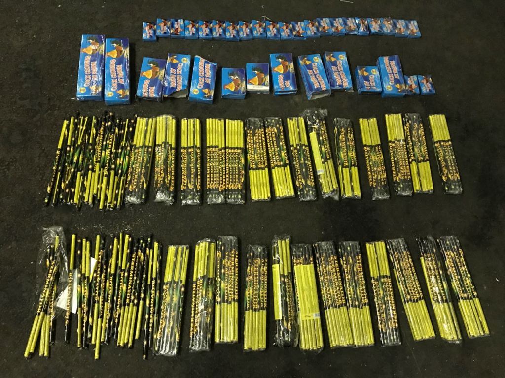 Avtomobilin yanacaq çənində xeyli sayda fişəng və pirotexniki vasitə aşkarlanıb – FOTO