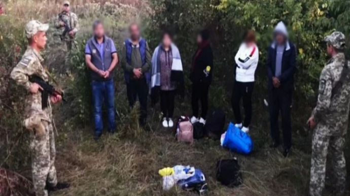 Ukraynadan Rusiyaya gedən azərbaycanlı qadınlar saxlanıldı 