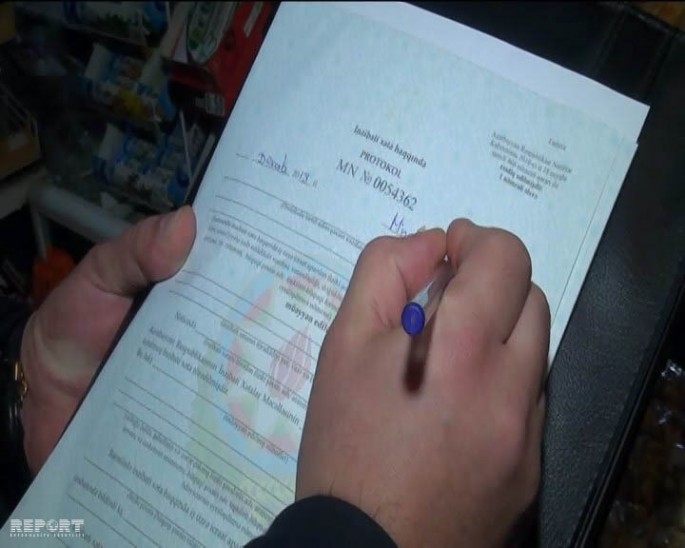 Yetkinlik yaşına çatmayanlara tütün məmulatları və alkoqollu içkilərin satışı ilə bağlı reyd keçirilib - FOTO