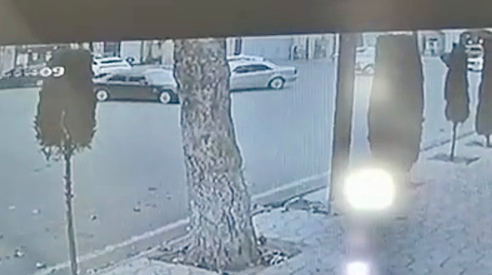 Yolayrıcında qəza: İki “Mercedes” toqquşdu - ANBAAN VİDEO